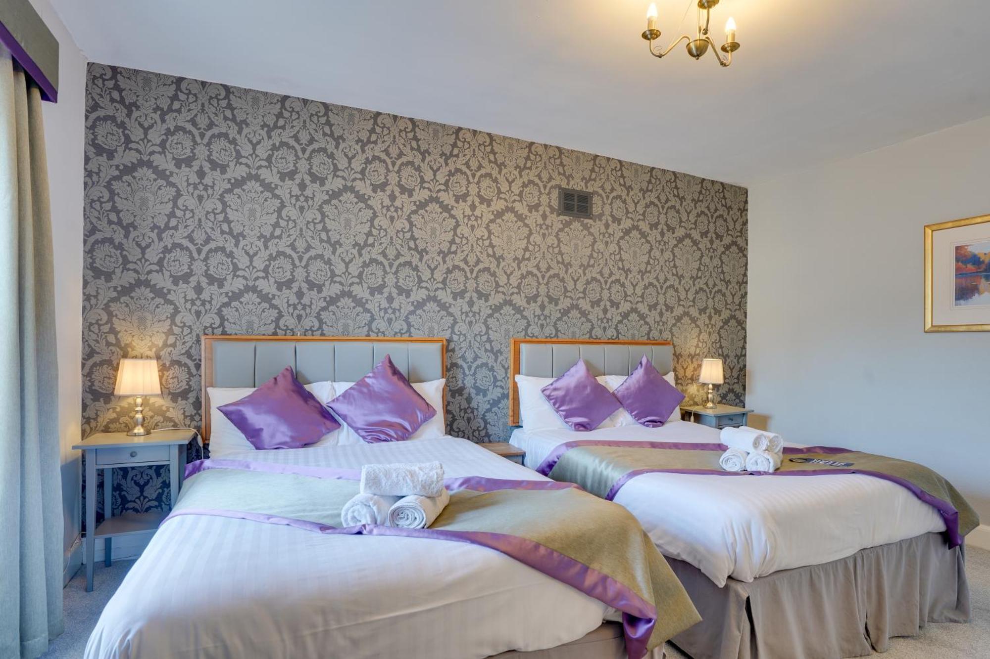 The County Hotel - Self Check-In, Ultra Fast Wi-Fi, Free Parking, Central Location Selkirk Dış mekan fotoğraf