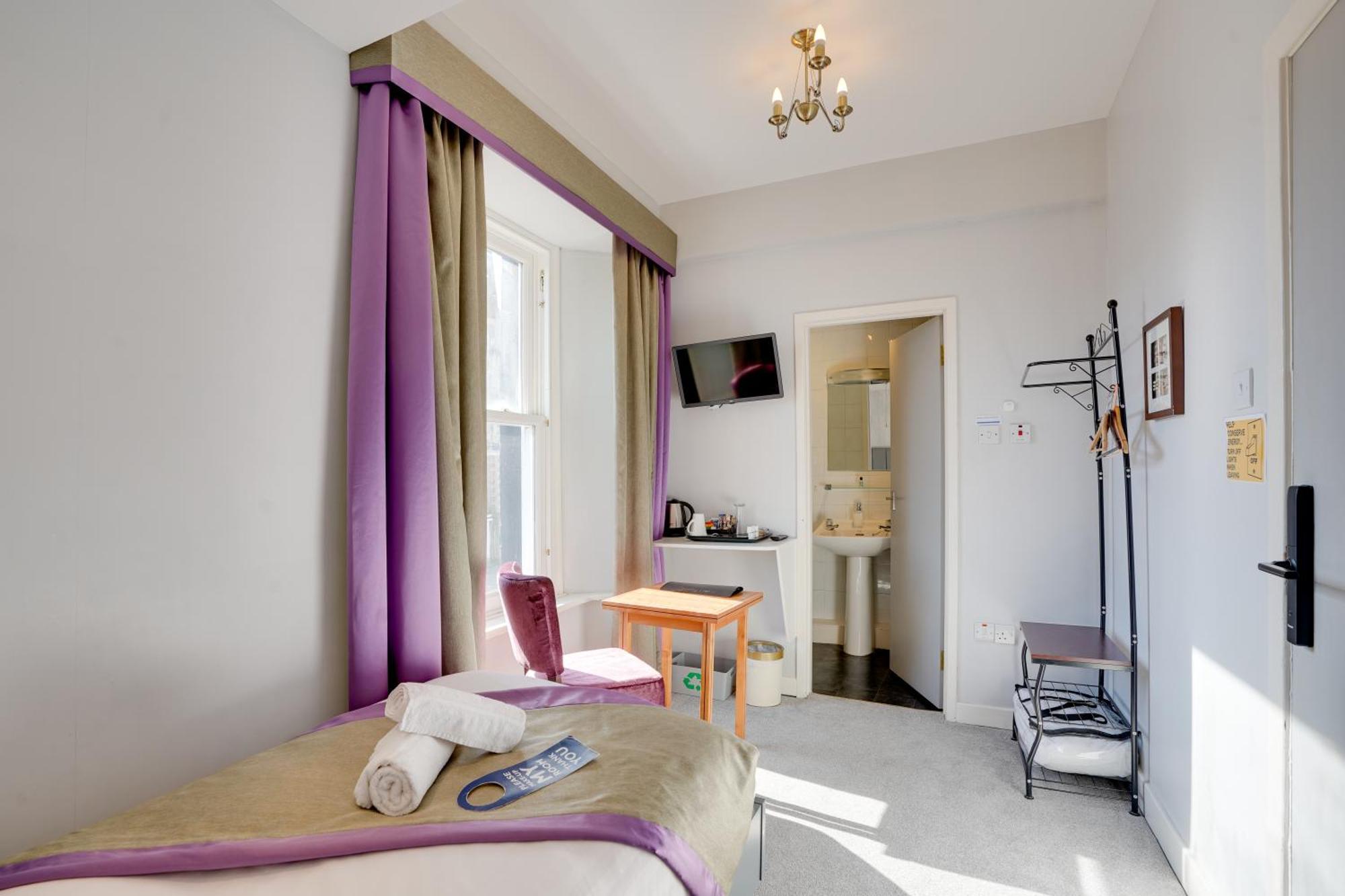The County Hotel - Self Check-In, Ultra Fast Wi-Fi, Free Parking, Central Location Selkirk Dış mekan fotoğraf