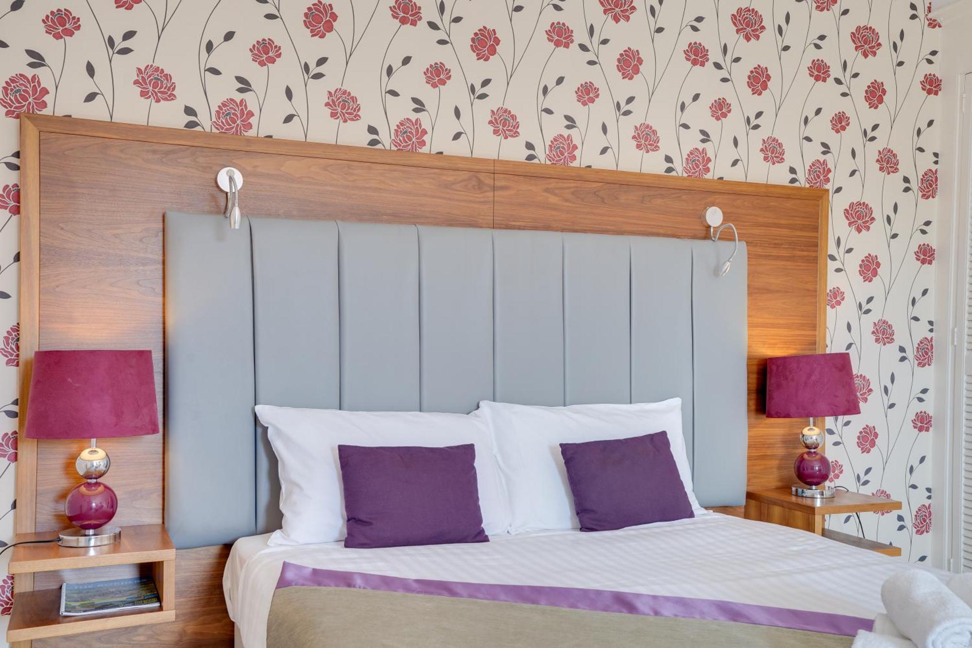 The County Hotel - Self Check-In, Ultra Fast Wi-Fi, Free Parking, Central Location Selkirk Dış mekan fotoğraf