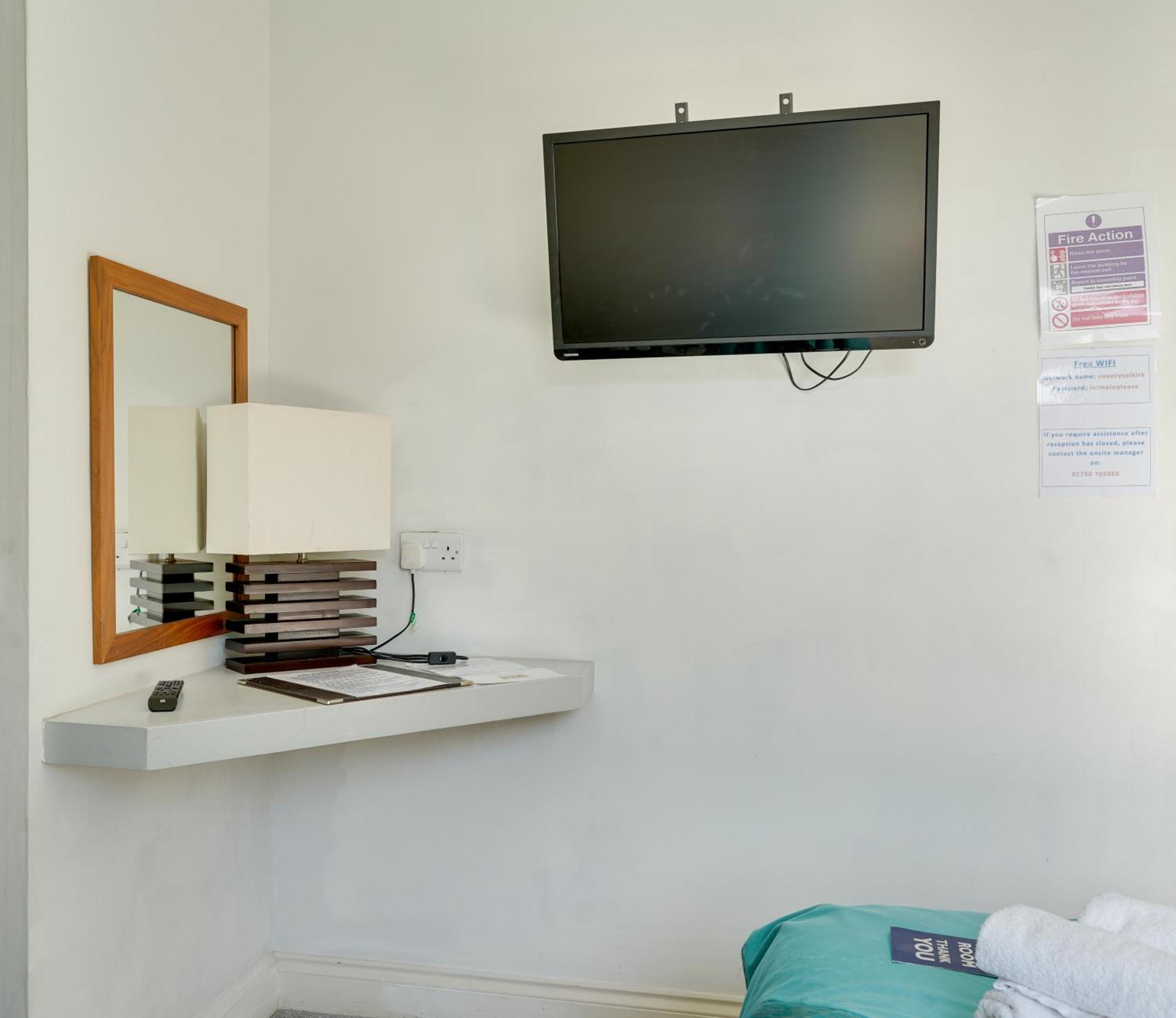 The County Hotel - Self Check-In, Ultra Fast Wi-Fi, Free Parking, Central Location Selkirk Dış mekan fotoğraf